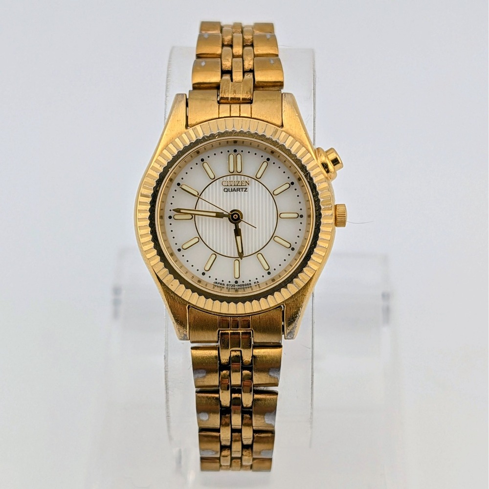 Citizen Quartz Gold Tone Electroluminescent Backlight Fluted Bezel Vintage Watch